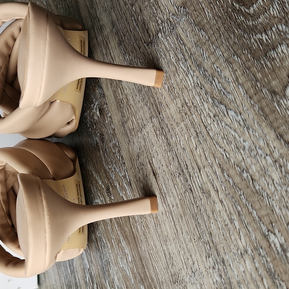 Heeled sandals - Picture 3 of 3